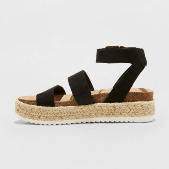 Black Chunky Sandals 8 Wide by Universal Threads - Picture 16 of 16